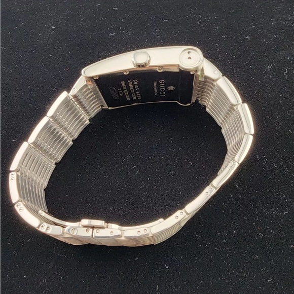 Men's Watch Gucci Timepieces 8600M Stainless Steel Black Dial Swiss Made #66 run - Picture 4 of 5